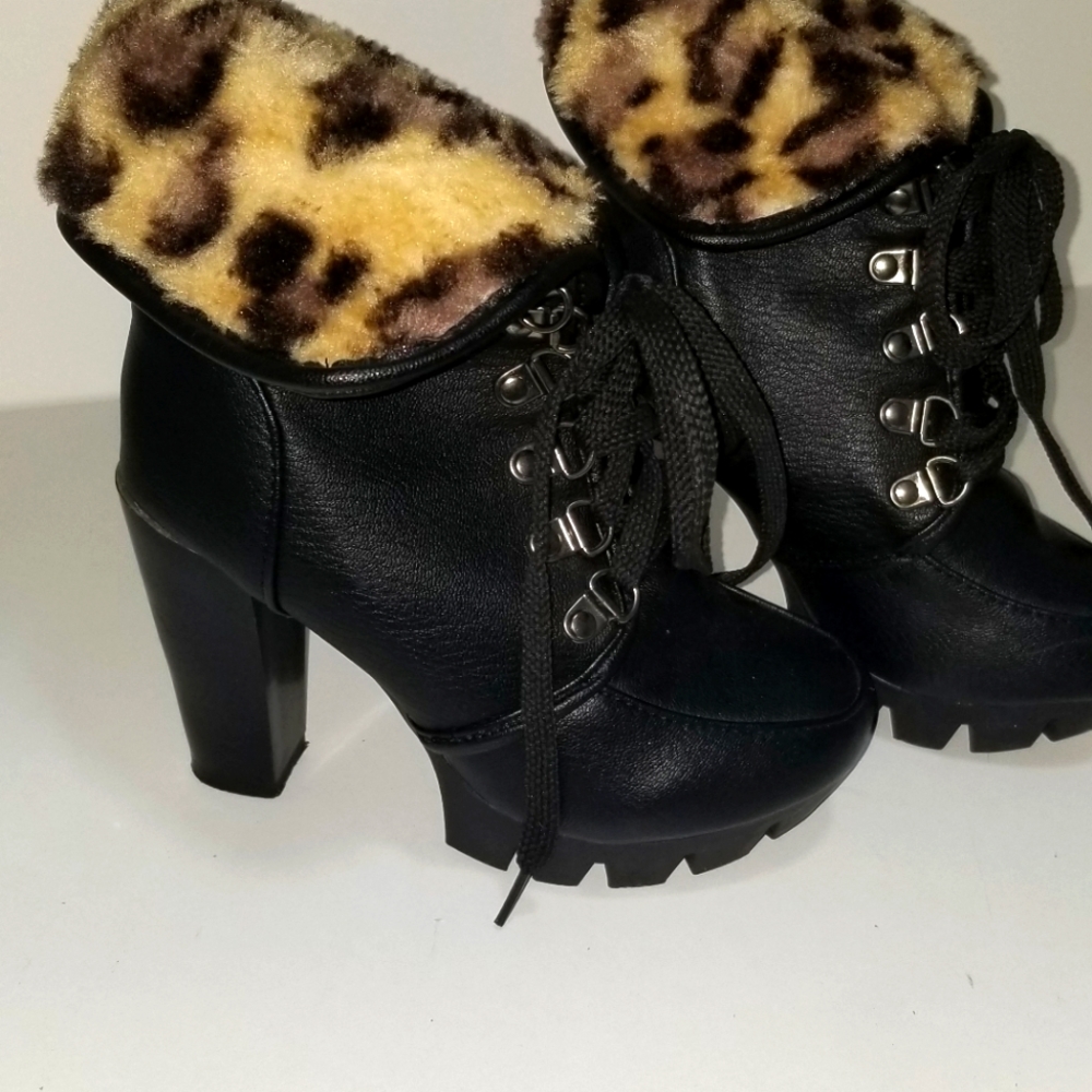 Tiny Hot platform boots
